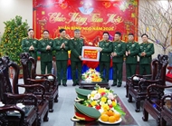 Defense leaders visit units ahead of Lunar New Year